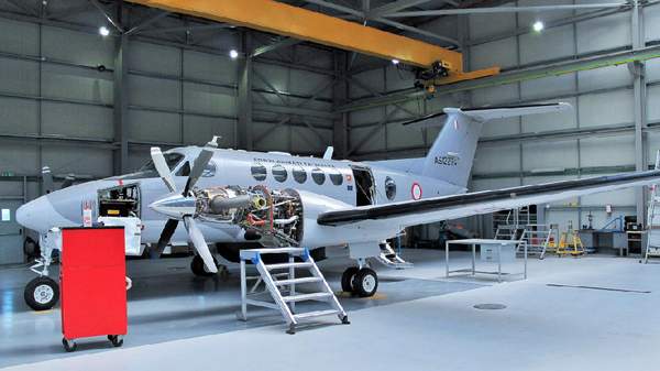 Aircraft maintenance showcasing Yes2Qatar's AOG services for urgent spares in transit, ensuring rapid import/export solutions.